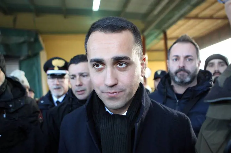Le “canne” dei 5 Stelle, i voti della Lega ed i gilet azzurri