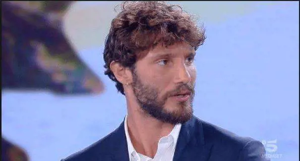 Stefano De Martino: "Belen? Non siamo tornati insieme ma siamo una bella famiglia"