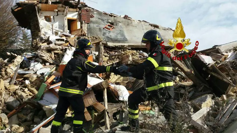 E Salvini "salva" i pompieri di Amatrice: resta il presidio