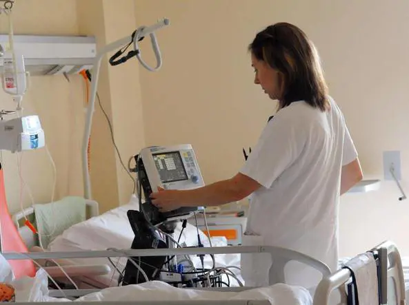 Empoli, ospedale non ha più sacche di alimentazione per malati di Sla