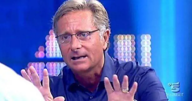 "Ma tua moglie è qui?", "No, ma se continui arriva": Bonolis gela la concorrente
