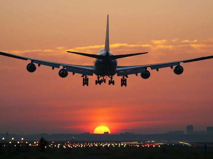 Russia, paura in alta quota: 26enne ubriaco terrorizza il volo A320
