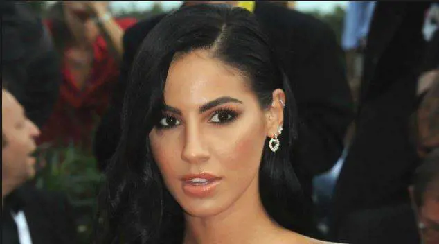 Giulia De Lellis insultata sui social: "Una nana oscena"