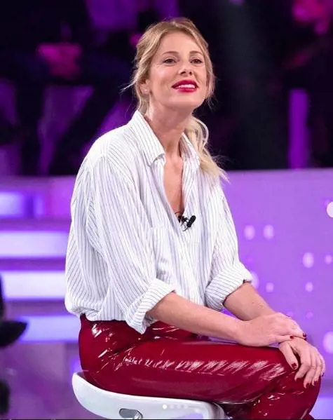 Marcuzzi contro le critiche: "Le gambe? Le mostrerò fino a 70 anni"