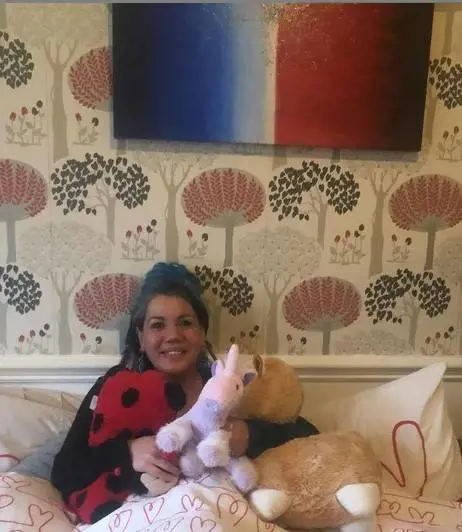 Annuncio choc di un'artista inglese:"Sposerò il mio piumone"