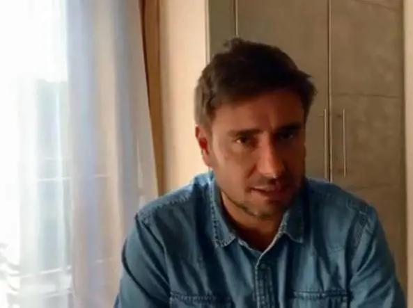 Di Battista mette le mani avanti "Mio padre dà lavoro in nero"
