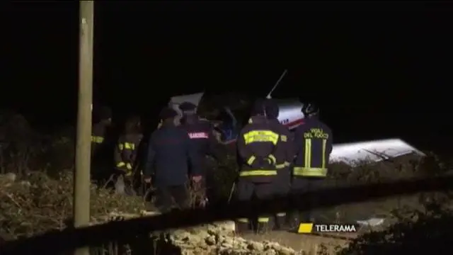Lecce, si schianta aereo ultraleggero. Due morti