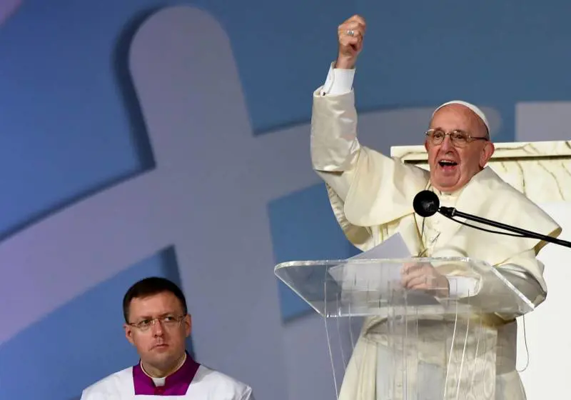 Papa Francesco sull'aborto: "Misericordia per tutti, il peccato si assolve"