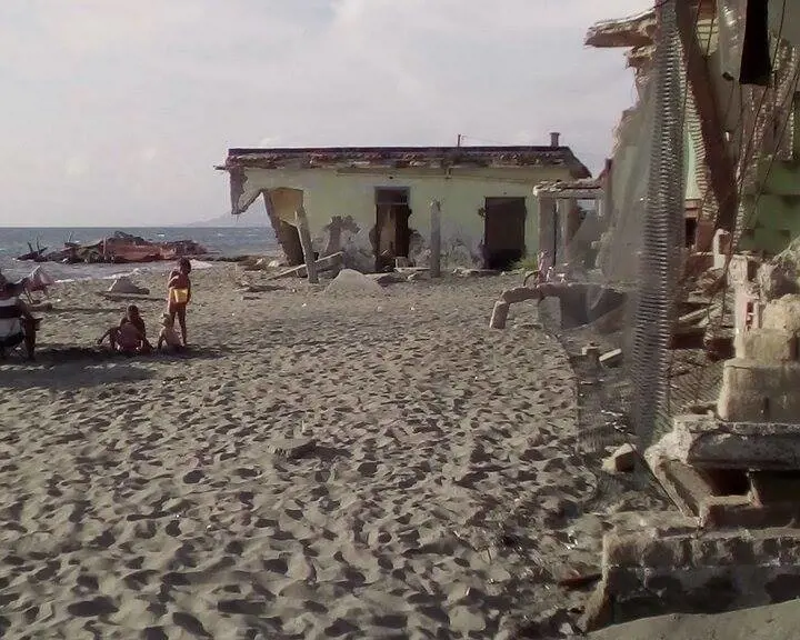 Castel Volturno in mano alle cosche nigeriane, tra degrado e criminalità