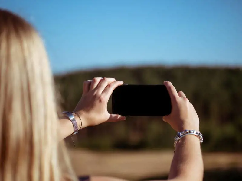 Apre il parco senza smartphone