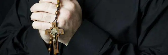 Arrestato ex monsignore ricercato da 13 anni per molestie sui minori