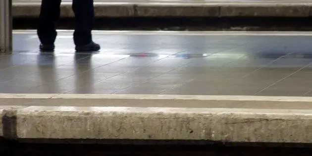 Genova, nigeriano si getta sotto treno perché gli negano accoglienza