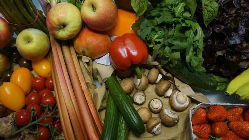 Superfood, verità e falsi miti da sfatare sui possibili benefici