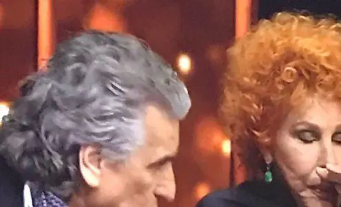 Ornella Vanoni si addormenta in diretta. E Amadeus s'imbarazza