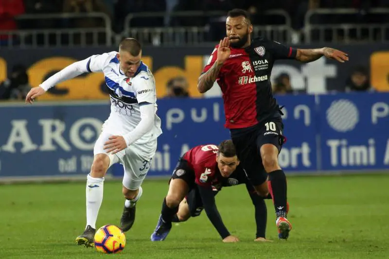 L'Atalanta espugna 1-0 il campo del Cagliari. Nerazzurri a un punto dalla Champions