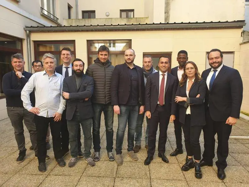 Così i gilet gialli gelano Di Maio: "Con il M5s non faremo alleanze"