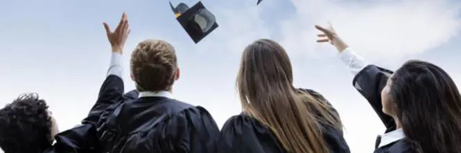 Taranto, muore di tumore: nella bara la pergamena della laurea