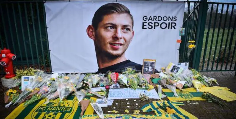 Emiliano Sala, foto del cadavere diffuse su Twitter: è caccia al responsabile
