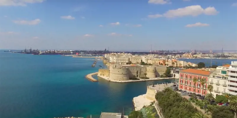 Taranto, forte odore di gas: molti cittadini avvertono malori