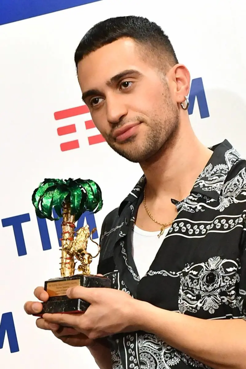 Sanremo, un problema tecnico durante esibizione di Mahmood