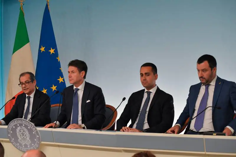 Bankitalia, Tria stoppa Salvini e Di Maio: "La sua indipendenza va difesa"