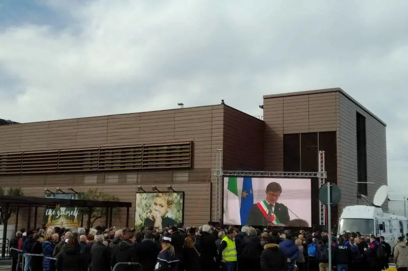 Firenze inaugura la tramvia con Mattarella e Toninelli