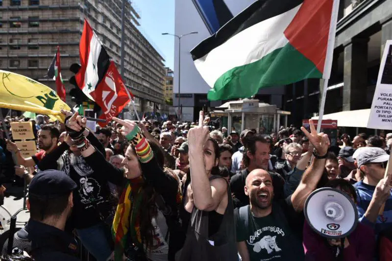 "Israele Stato assassino", insulti alla Brigata ebraica indagati nove antagonisti