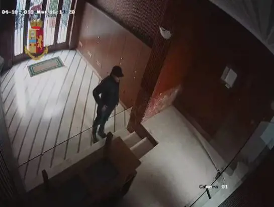 Palermo, il "mostro" dell'ascensore che aspettava le mamme e poi le assaliva: preso