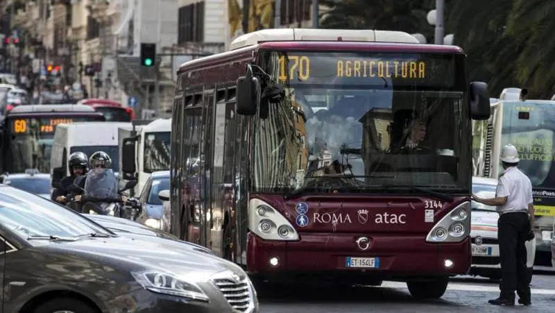 Roma, seconda città al mondo per ore perse al volante e decima per traffico