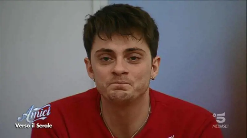 Alessandro Casillo in lacrime dopo lo scontro con Zerbi ad Amici