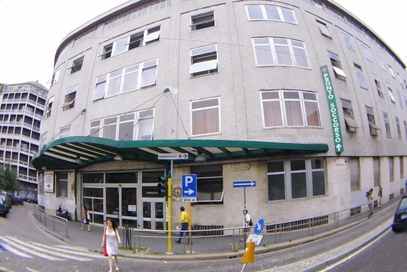 Infermiere aggredito da pazienti in attesa al pronto soccorso