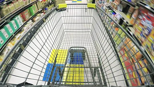 Lite per l’euro nel carrello, botte fra nigeriani: donna in ospedale