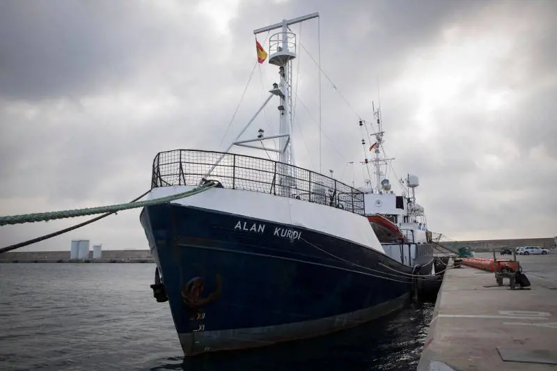 Malta fa sbarcare la "Alan Kurdi": i 65 migranti smistati in altri Paesi