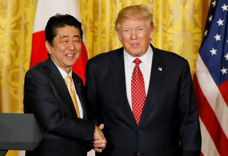 Giappone, Shinzo Abe ha chiesto di nominare Trump al Nobel per la Pace