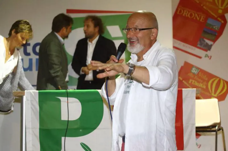 Fatture false e imprenditori fantasma: tutte le accuse contro Tiziano Renzi