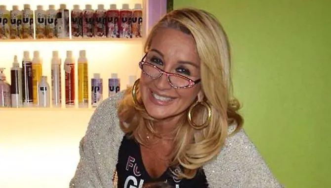 Simona Tagli sulla tuffa dei diamanti: "Mi sono fatta fregare"