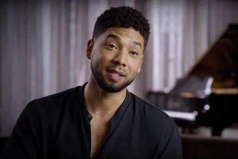 "Aggressione razzista". Ma l'attore Smollett avrebbe inscenato tutto