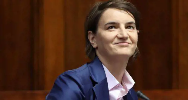 Serbia, Brnabic è la prima premier gay a diventare madre