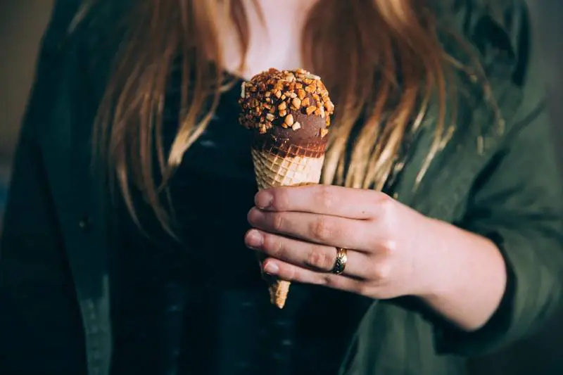 Muore a 9 anni dopo aver mangiato un gelato