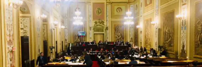 L'Ars è più cara della Casa Bianca, costa mille euro al minuto