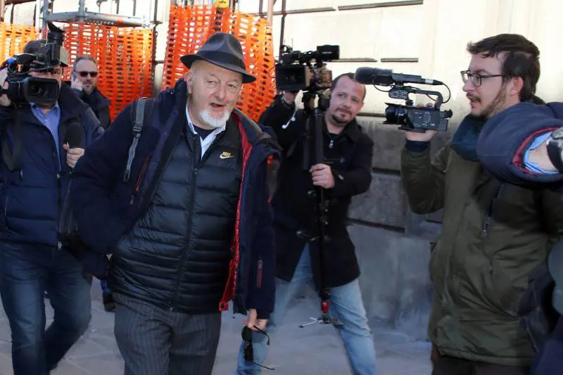 Spunta la "lettera" di Tiziano Renzi a Matteo. I legali: "Schiaffo alla vita delle persone"