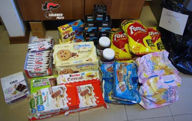 Prato, vigilante in una coop col vizietto del furto