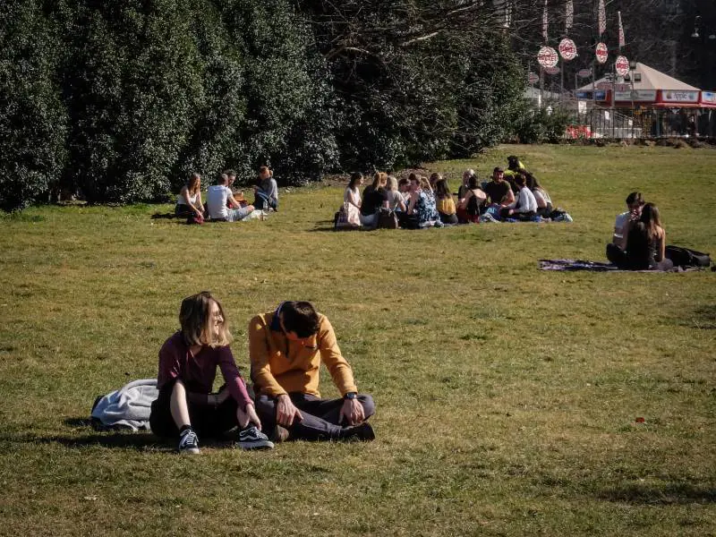 Siamo come gli inglesi: meglio parlare del tempo