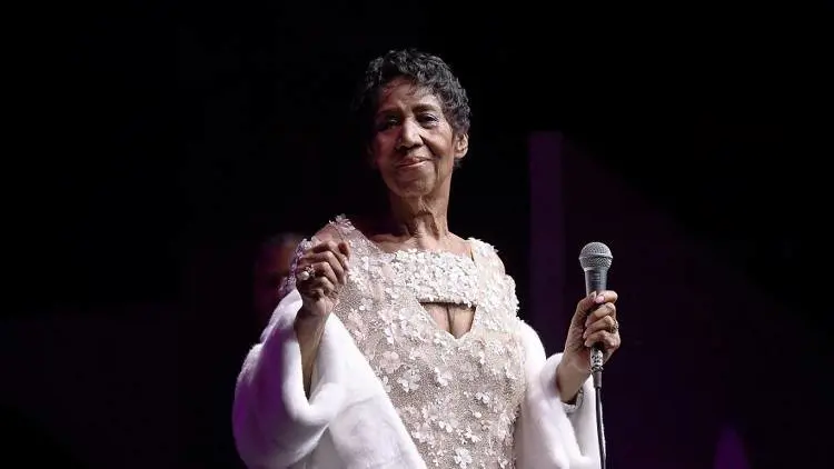 Aretha Franklin derubata in punto di morte
