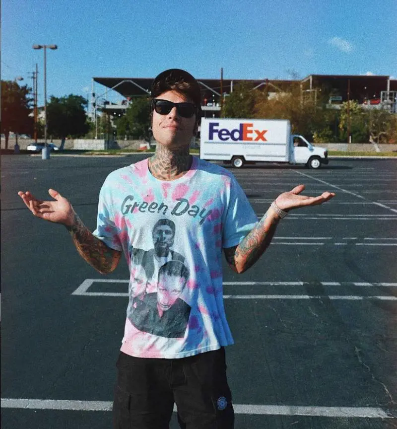 Niente "volo" per Fedez