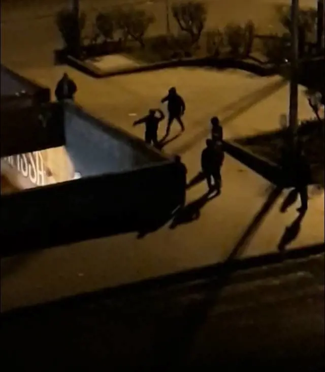 Napoli, così il branco terrorizza il Centro Direzionale