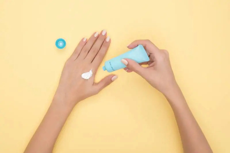 Dermatologi: nuove norme sulle creme solari