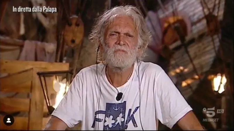 Isola dei Famosi, Riccardo Fogli nella bufera: "Spero continuino a piacerti gli uomini"
