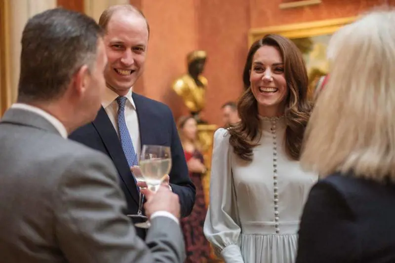 William e Kate rompono le regole con effusioni in pubblico