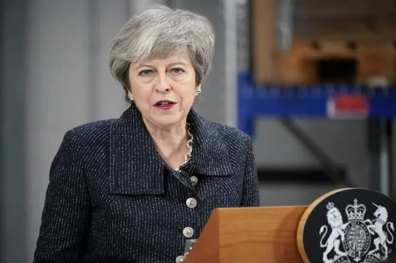 Brexit all'ultima spiaggia. La May senza più voce umiliata con un voto bis